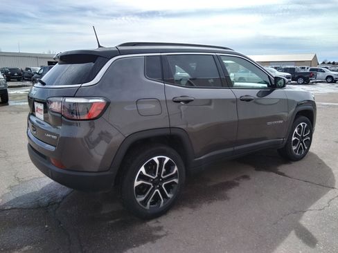 Used 2023 Jeep Compass Limited image 5