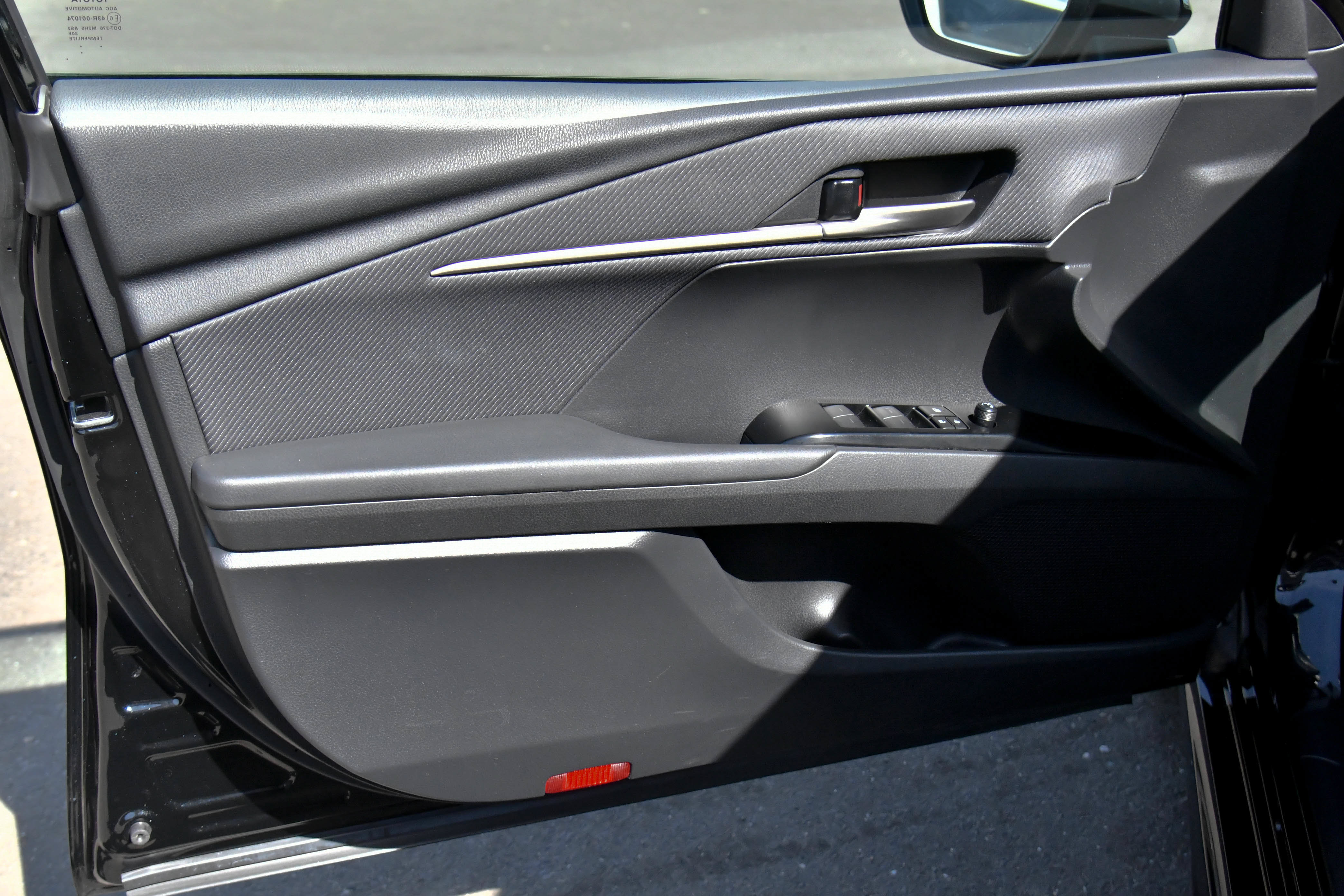 Used 2025 Toyota Camry SE FWD image 14