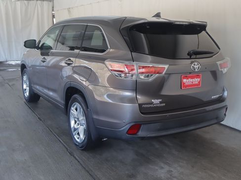 Used 2016 Toyota Highlander Limited image 18