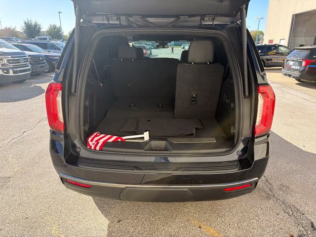Used 2024 GMC Yukon AT4 w/ Technology Package AWD/4WD image 15