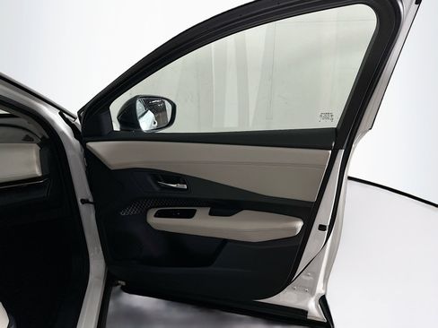 Used 2023 Nissan Ariya FWD image 32