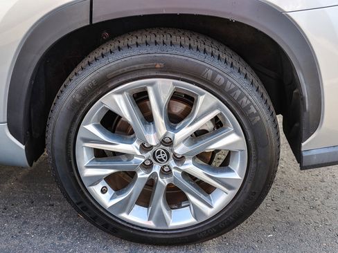 Used 2022 Toyota Highlander Limited image 35