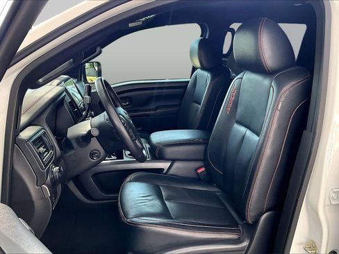 Used 2021 Nissan Titan PRO-4X w/ Pro-4x Convenience Package AWD/4WD image 8