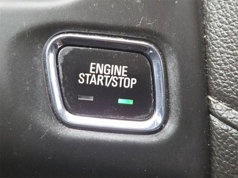 Used 2019 GMC Acadia SLE image 30