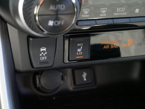 Certified 2022 Toyota RAV4 XLE w/ Convenience Package AWD/4WD image 29