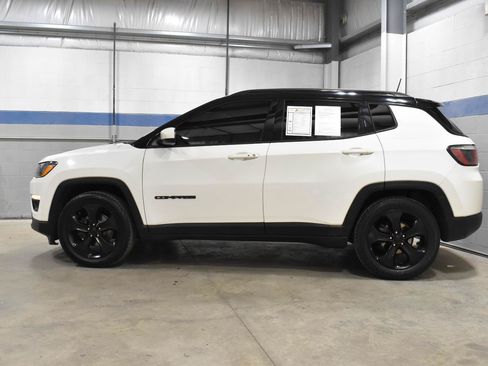 Used 2019 Jeep Compass Latitude FWD image 23