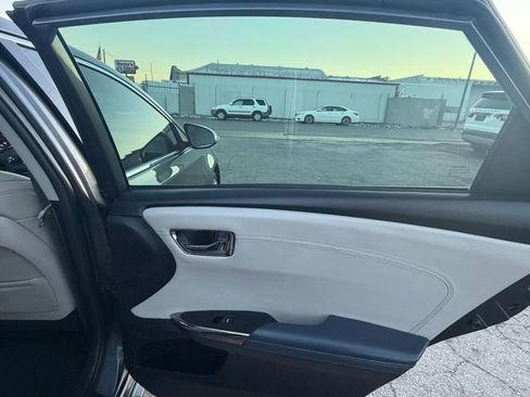 Used 2013 Toyota Avalon XLE image 18