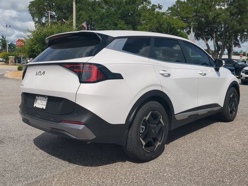 New 2026 Kia Sportage EX FWD image 4