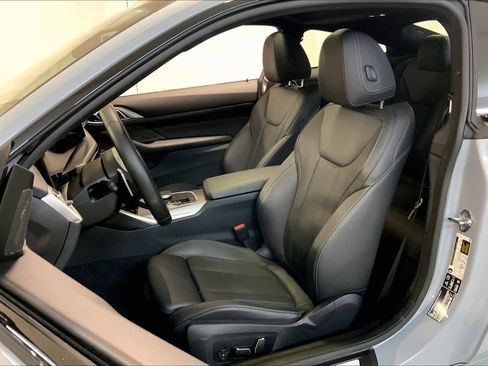 Used 2025 BMW 440i xDrive Coupe w/ Premium Package image 8