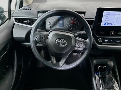 Used 2025 Toyota Corolla LE image 17