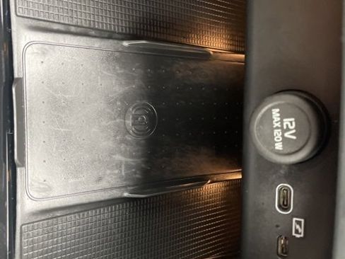 Certified 2023 Volvo XC40 Recharge Ultimate image 22