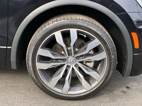 Used 2021 Volkswagen Tiguan SEL Premium R-Line image 51