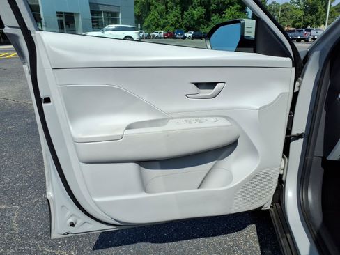 Used 2024 Hyundai Kona SEL AWD/4WD image 5