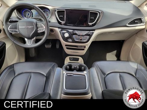 Used 2023 Chrysler Pacifica Touring-L FWD image 19