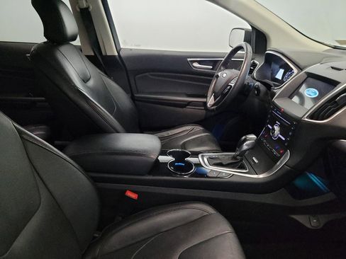 Used 2017 Ford Edge Titanium w/ Equipment Group 302A AWD/4WD image 21