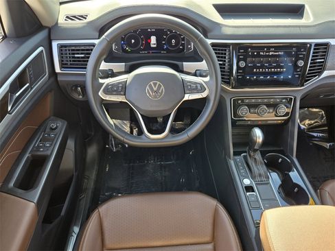 Used 2022 Volkswagen Atlas SE image 14