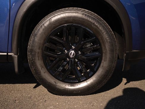 Used 2023 Nissan Rogue S AWD/4WD image 27
