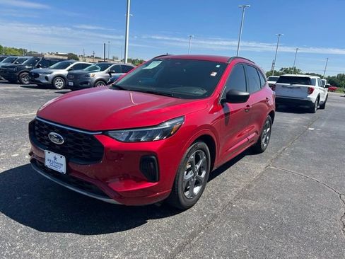 Used 2023 Ford Escape ST-Line w/ Tech Pack #1 FWD image 2