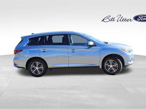 Used 2019 INFINITI QX60 Luxe w/ Essential Package image 4