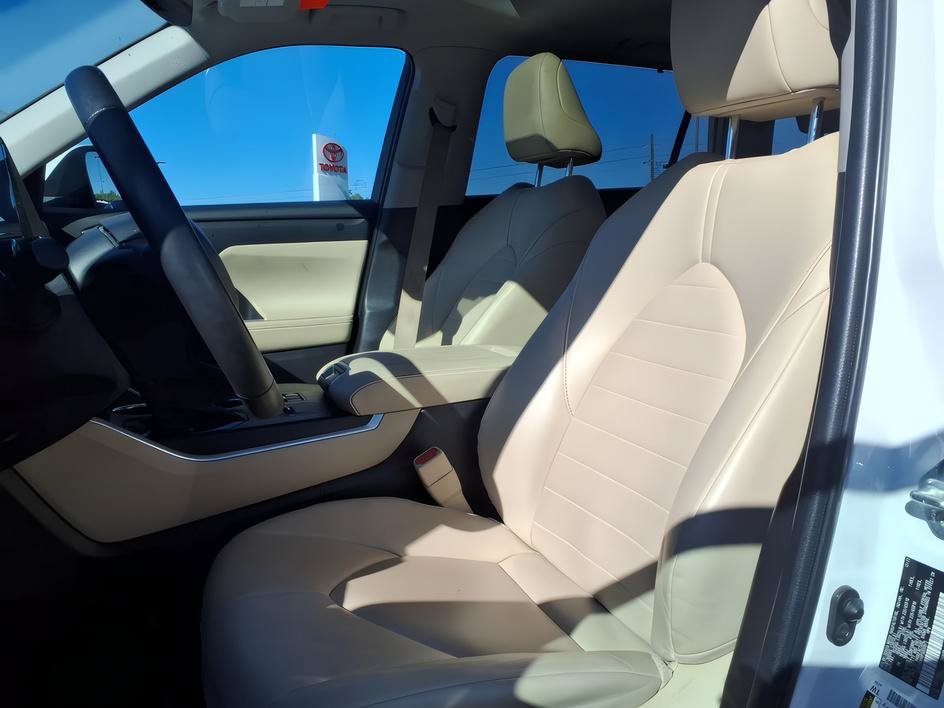 Used 2023 Toyota Highlander XLE FWD image 17