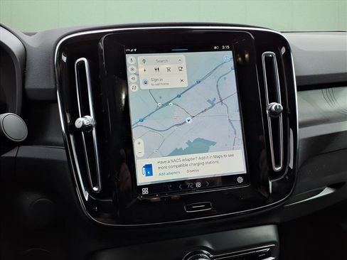 Used 2023 Volvo C40 P8 Recharge Ultimate image 16