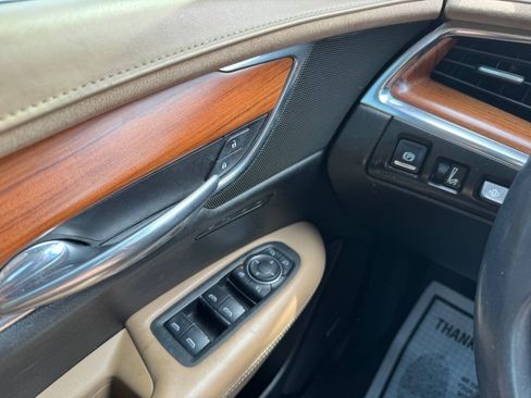 Used 2017 Cadillac XT5 Platinum AWD/4WD image 49