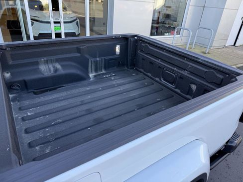 Used 2021 Jeep Gladiator Rubicon AWD/4WD image 16