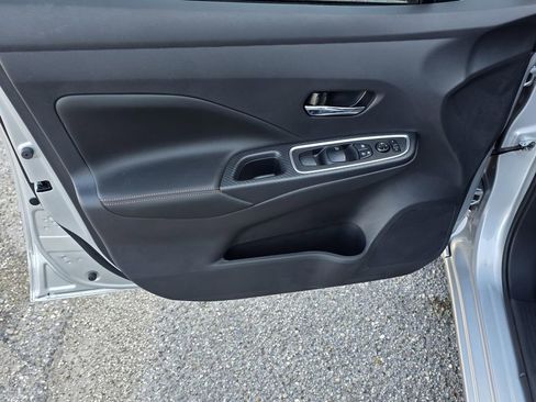 New 2025 Nissan Versa SR w/ Trunk Package image 26