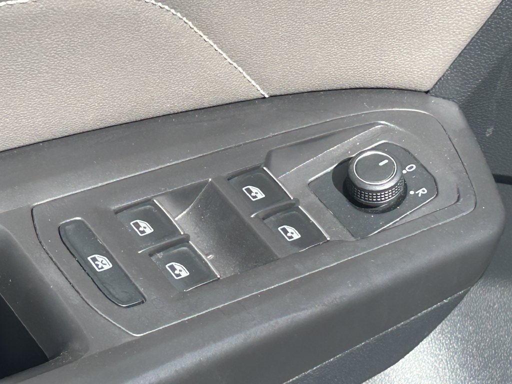 Used 2023 Volkswagen Atlas Cross Sport SE AWD/4WD image 29