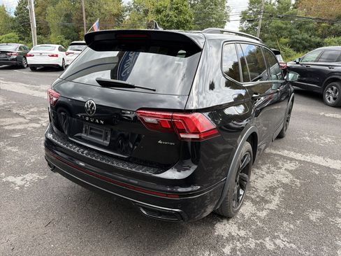 Used 2024 Volkswagen Tiguan SE R-Line AWD/4WD image 7