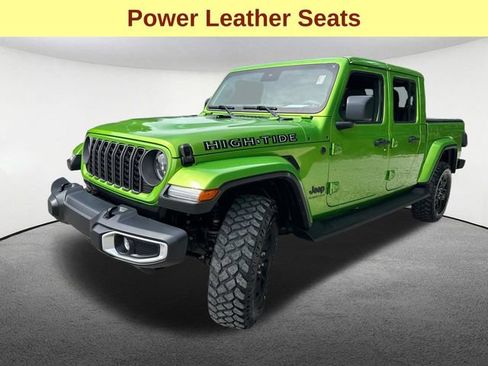 Used 2025 Jeep Gladiator Sport AWD/4WD image 5