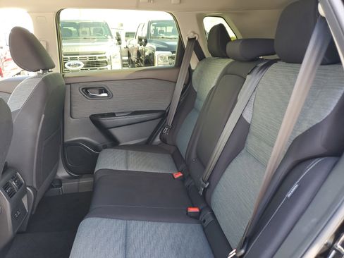 Used 2023 Nissan Rogue SV image 13