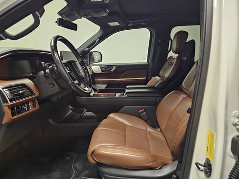 Used 2023 Lincoln Navigator L Reserve image 21