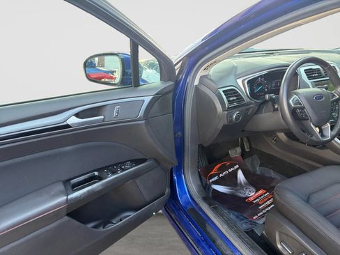 Used 2016 Ford Fusion SE AWD/4WD image 11