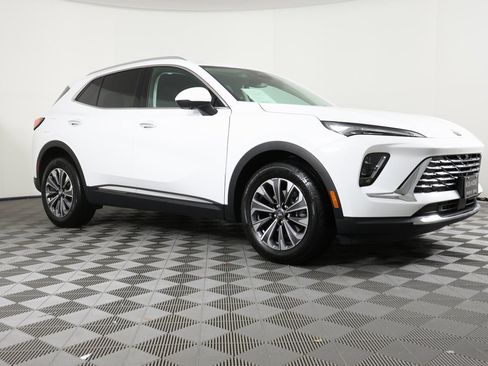 Used 2025 Buick Envision Preferred image 3