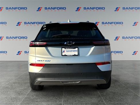 Used 2023 Chevrolet Bolt EUV LT w/ Driver Confidence Package image 4