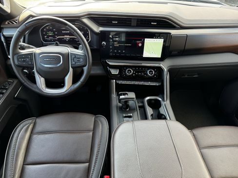 Used 2025 GMC Sierra 1500 Denali AWD/4WD image 13