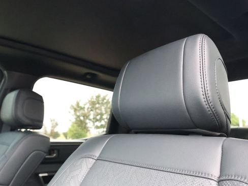 Used 2025 Toyota Tundra Limited AWD/4WD image 15