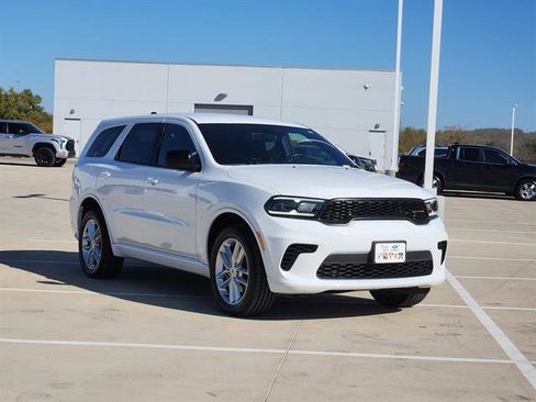 Used 2024 Dodge Durango GT image 2
