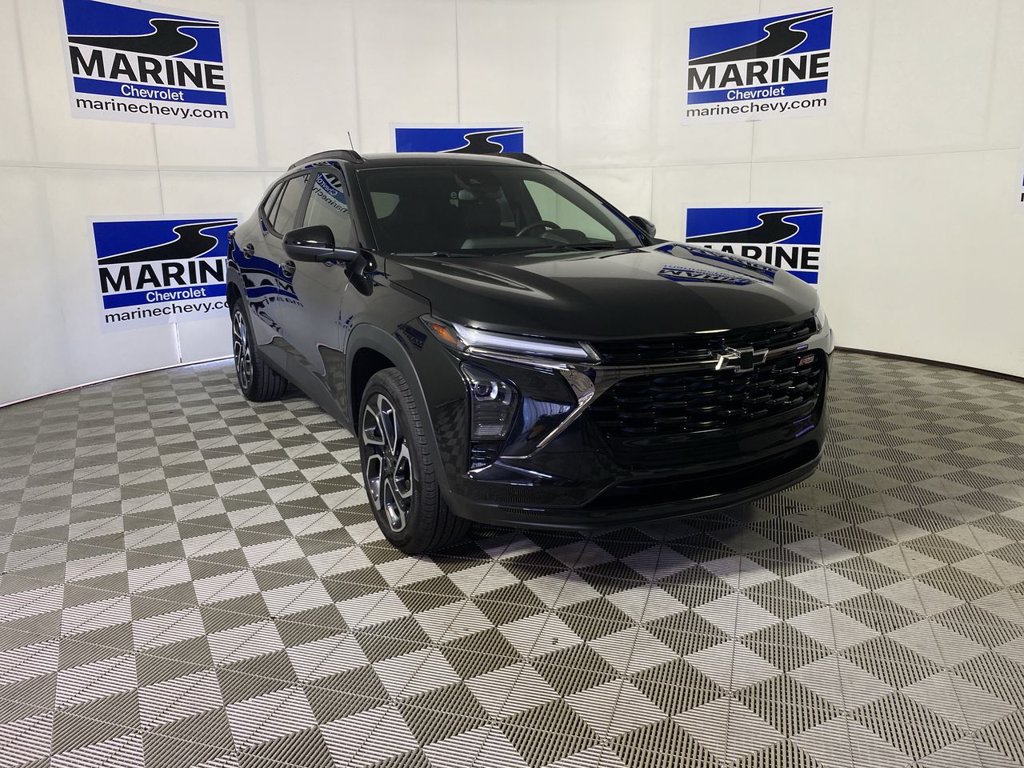 Used 2026 Chevrolet Trax RS w/ Driver Confidence Package FWD image 1