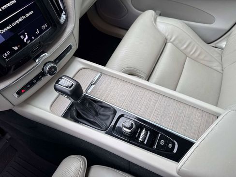 Used 2021 Volvo XC60 T5 Inscription w/ Protection Package Premier image 30