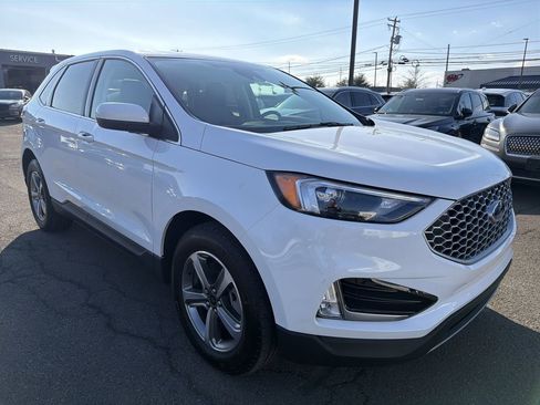 Used 2024 Ford Edge SEL w/ Convenience Package image 7
