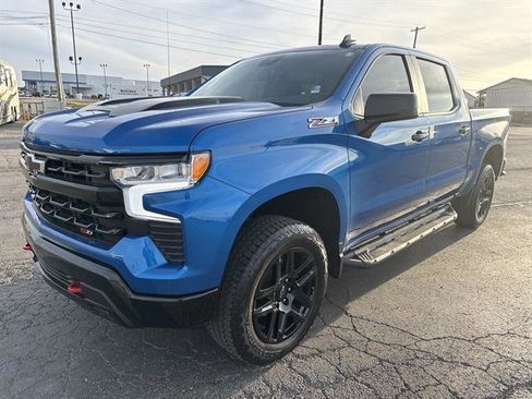 Used 2024 Chevrolet Silverado 1500 LT Trail Boss w/ Convenience Package II image 3