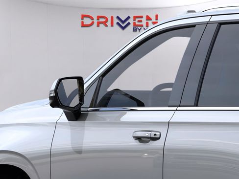 New 2026 Chevrolet Tahoe LT image 12