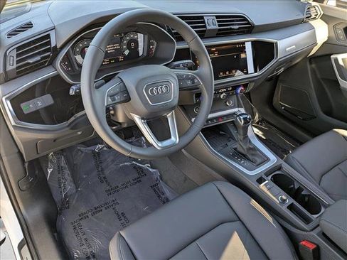 New 2025 Audi Q3 2.0T Premium image 3