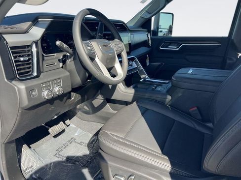 New 2026 GMC Sierra 3500 Denali AWD/4WD image 9