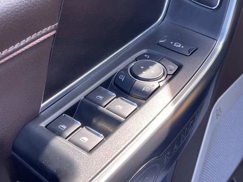 Certified 2025 Ford F450 King Ranch AWD/4WD image 27