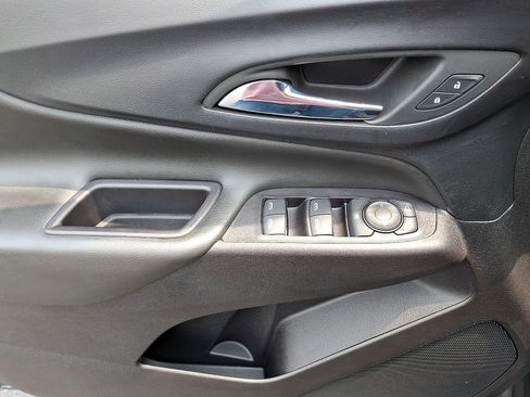 Used 2022 Chevrolet Equinox LT FWD image 10