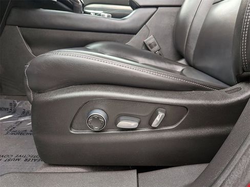 Used 2024 Cadillac XT4 Premium Luxury image 16