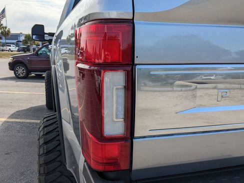 Used 2021 Ford F250 Platinum w/ FX4 Off-Road Package image 11